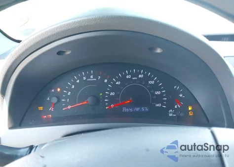 2010 Toyota Camry z USA, uszkodzony, nr VIN 4T4BF3EK0AR014852